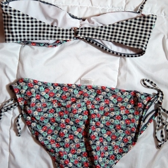 Flower Print Halter Bikini - Picture 4 of 6